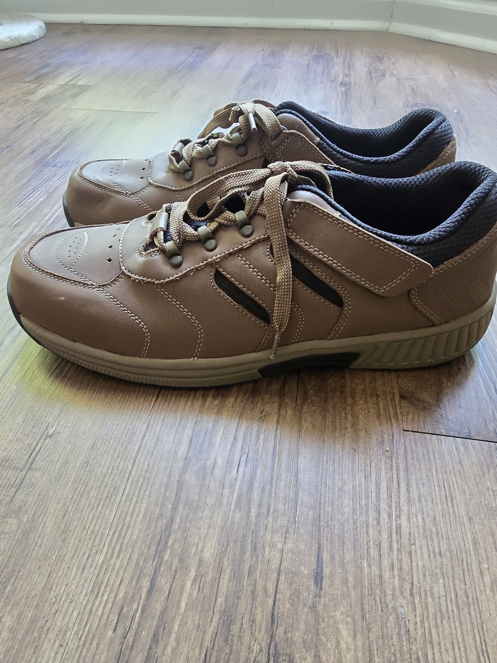 Men's Orthopedic Casual Athletic Lace-Up Sneakers in Brown